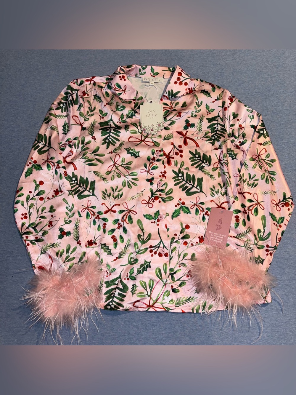 Ivy City Co Bianca Pink Christmas Mistletoe Pajama Top